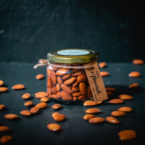 THE NUTTERY Raw Almonds - 230g Glass Jar (XS) - SHOPEE MALL | Sri Lanka